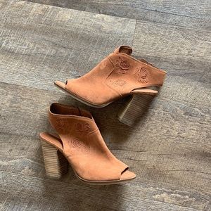 Lucky Brand Listana Suede Boho Leather Block‎ Heel Booties